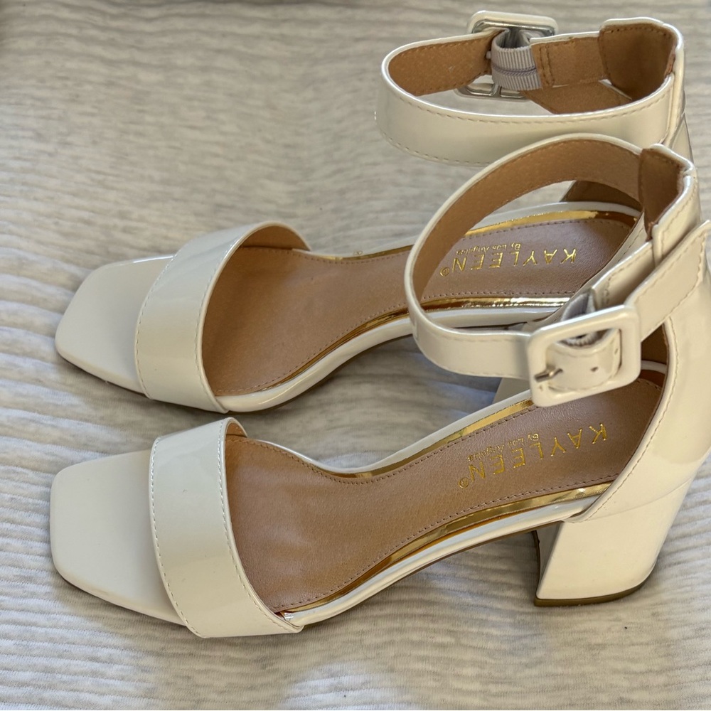 Block Heel Patent Leather shoe.